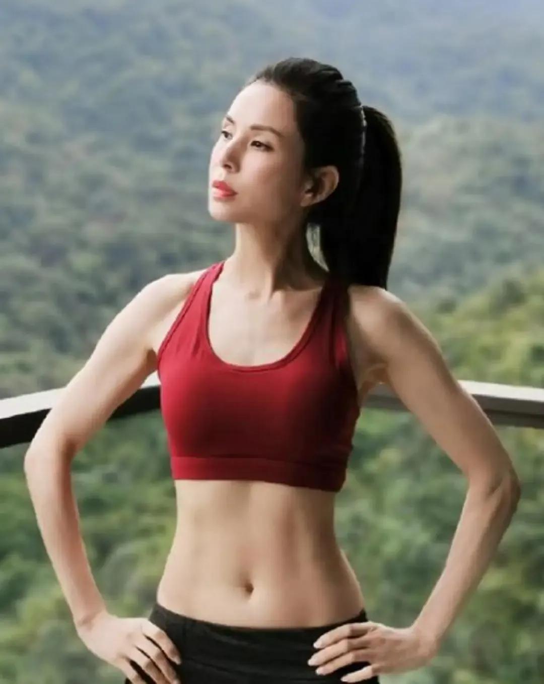 李若彤被泰國海關質疑年齡