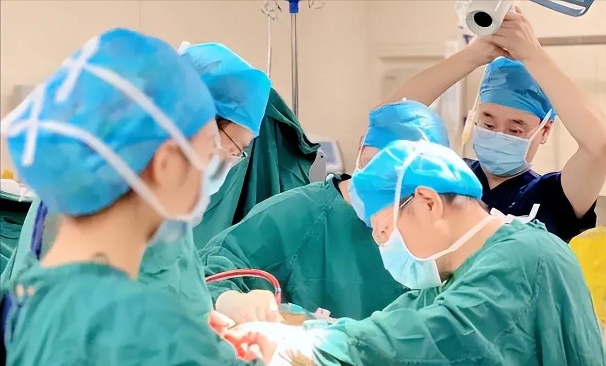 趴著高考的“折疊男孩”將重返大學