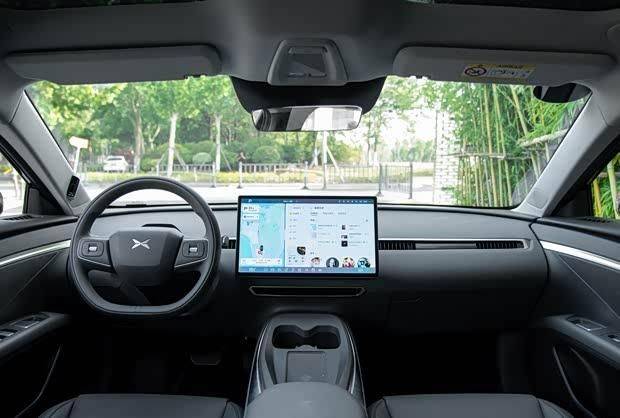 “電光綠”驚艷亮相!MONA M03配色引領新能源車潮流