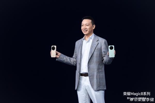 從AiPhone到ROBOT PHONE:榮耀掌控未來AI話語權