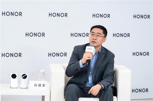 從AiPhone到ROBOT PHONE:榮耀掌控未來AI話語權