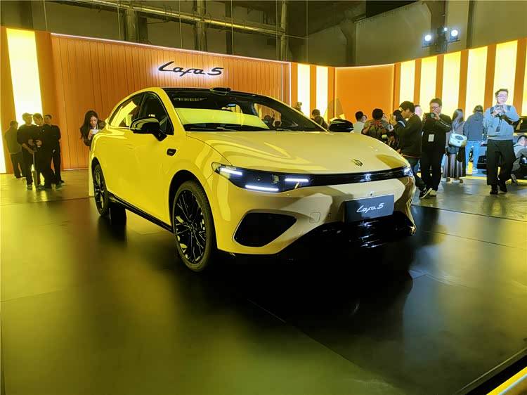 創(chuàng)新突破不離傳統(tǒng)根基,零跑Lafa5的“穩(wěn)”實力成為走向海外的最佳名片