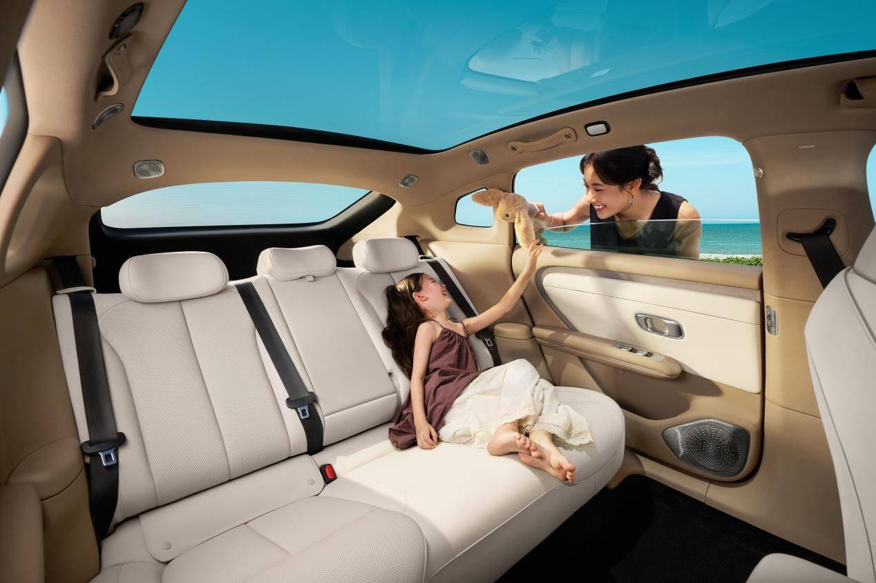 提供六款純電兩款增程版本 長安啟源A06上市10.99萬起