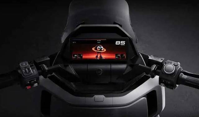 小牛Concept 06亮相米蘭,電動大型踏板車的性能新邊界?