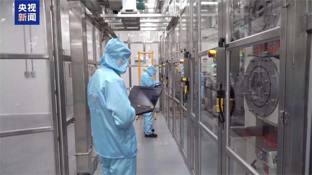 電車?yán)m(xù)航有望突破1000公里!全固態(tài)電池開發(fā)有新進展