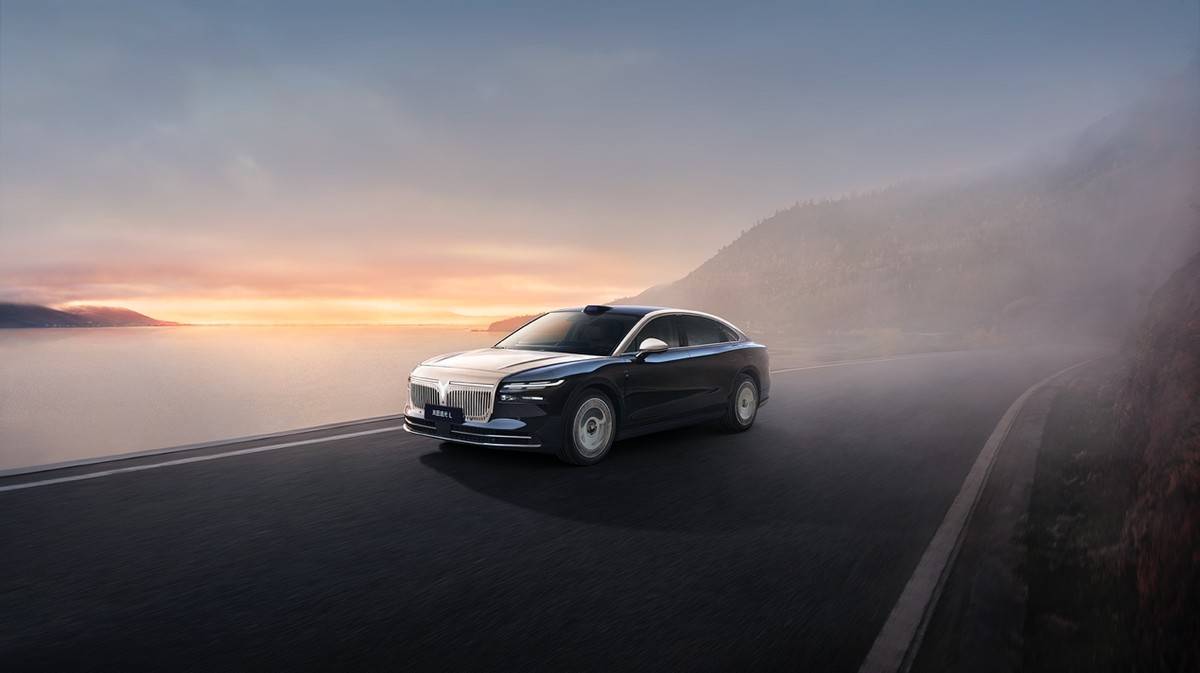 嵐圖追光L 售價27.99萬元起,標(biāo)配800V架構(gòu)+5C超充+63度大電池